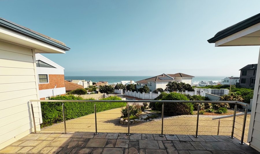 4 Bedroom Property for Sale in Yzerfontein Western Cape